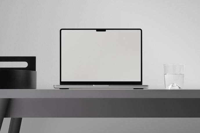 ST04 — MacBook Pro 14"