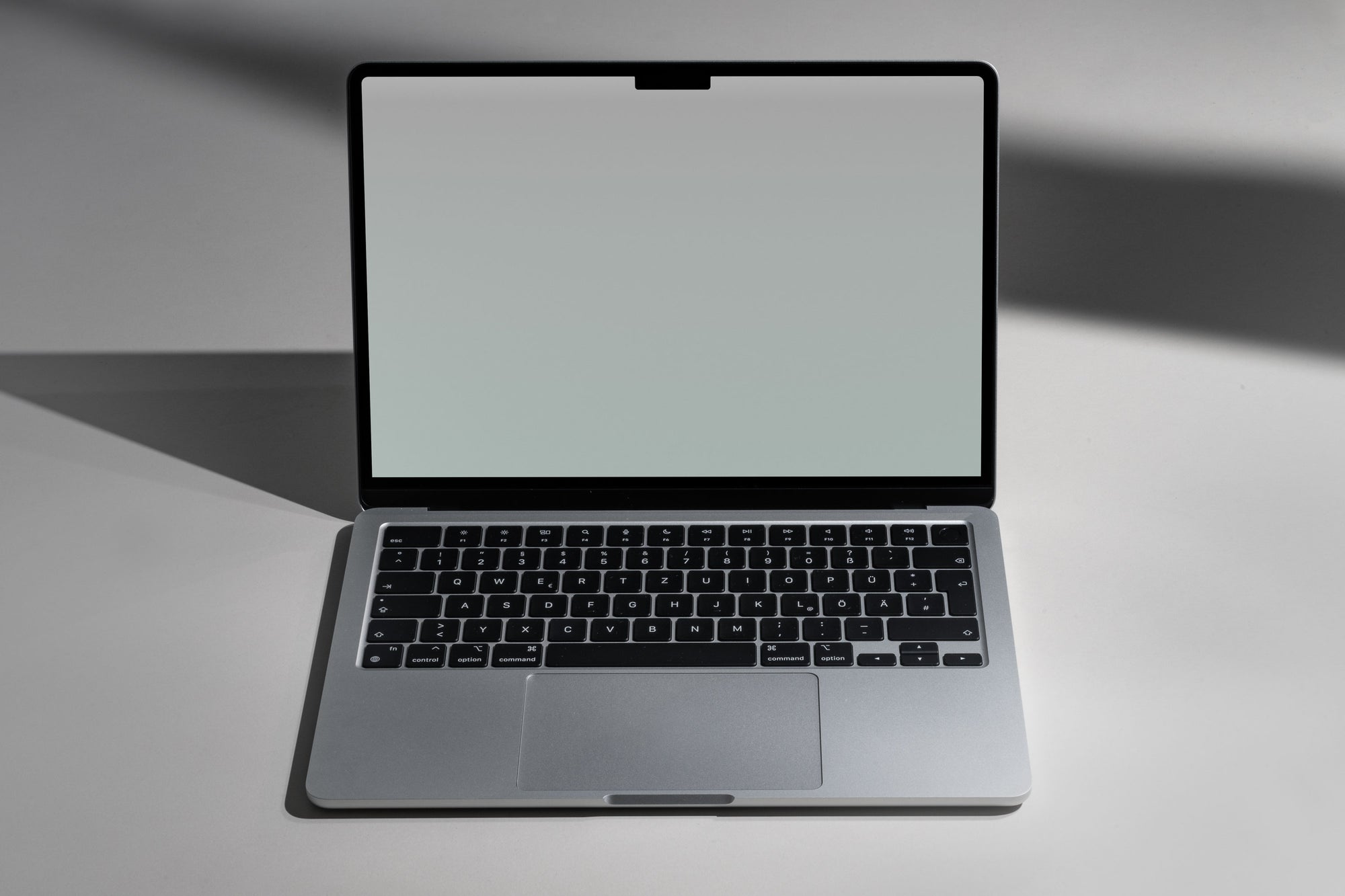 MS01 — MacBook Air