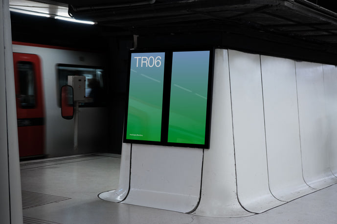 TR06 — Metro Screens