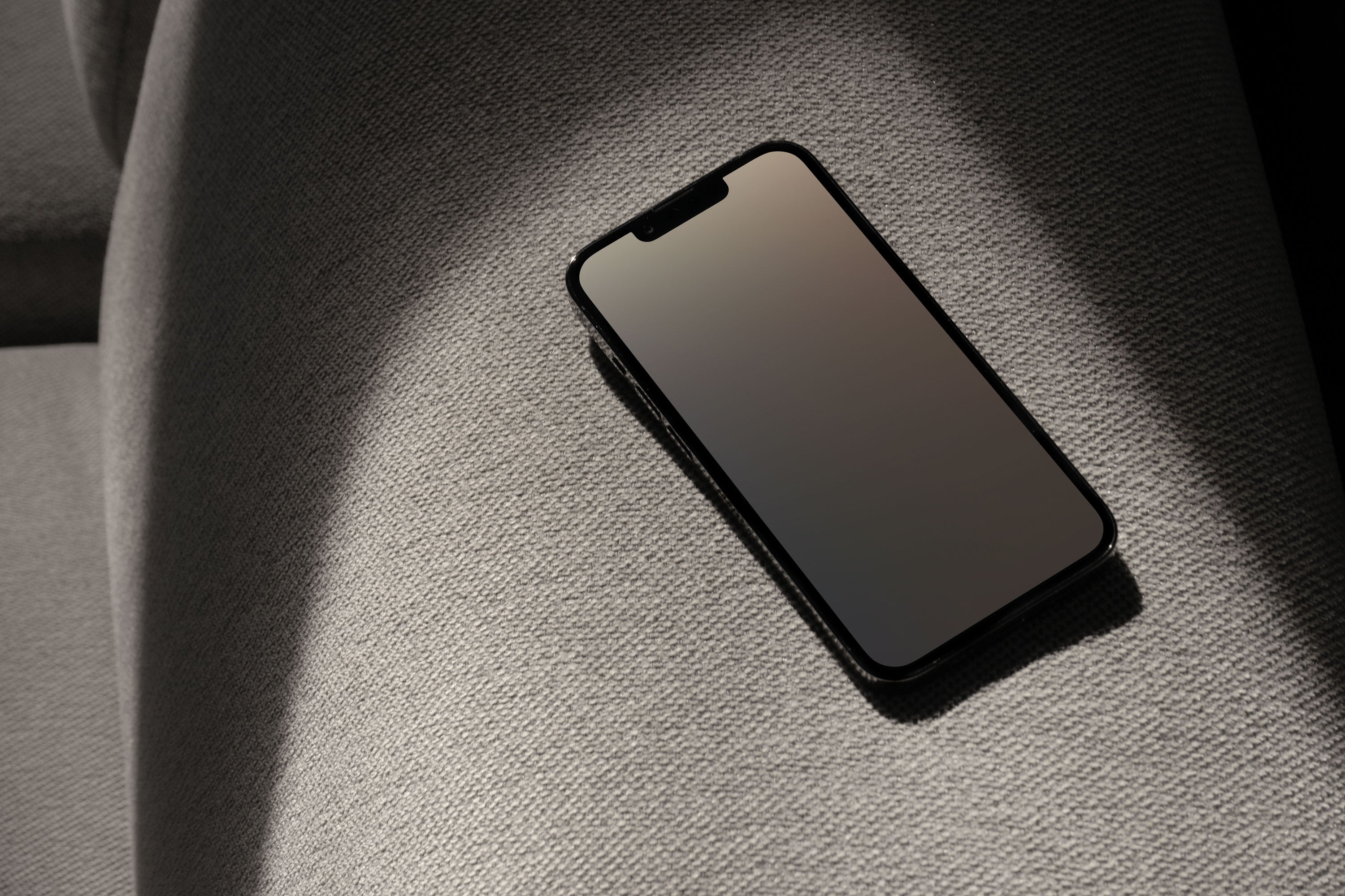 HM15 — iPhone 13 Pro – Directory